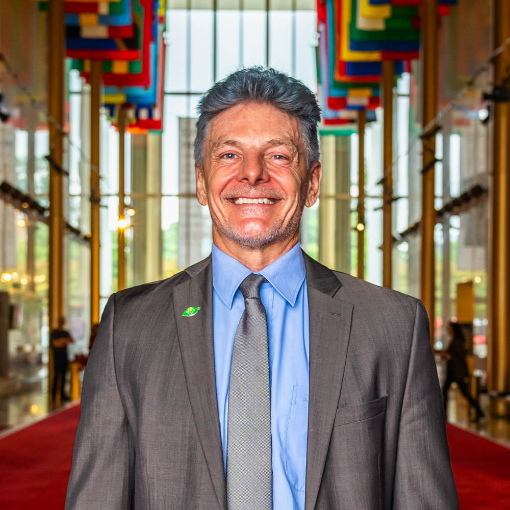 Headshot of Dr. Ederson Zanetti